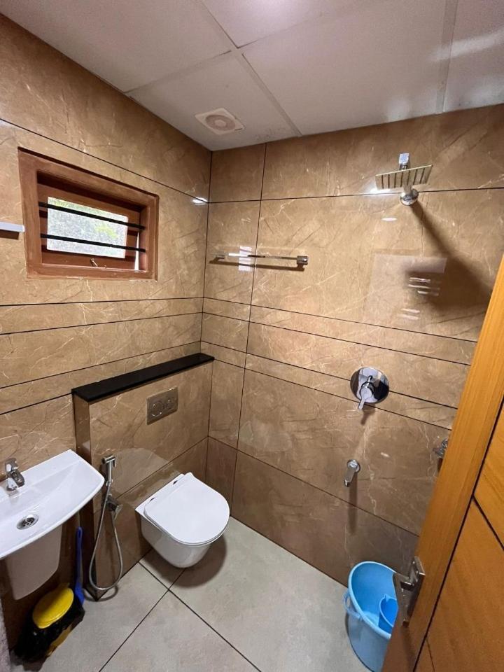 Jwel Homes Inn *